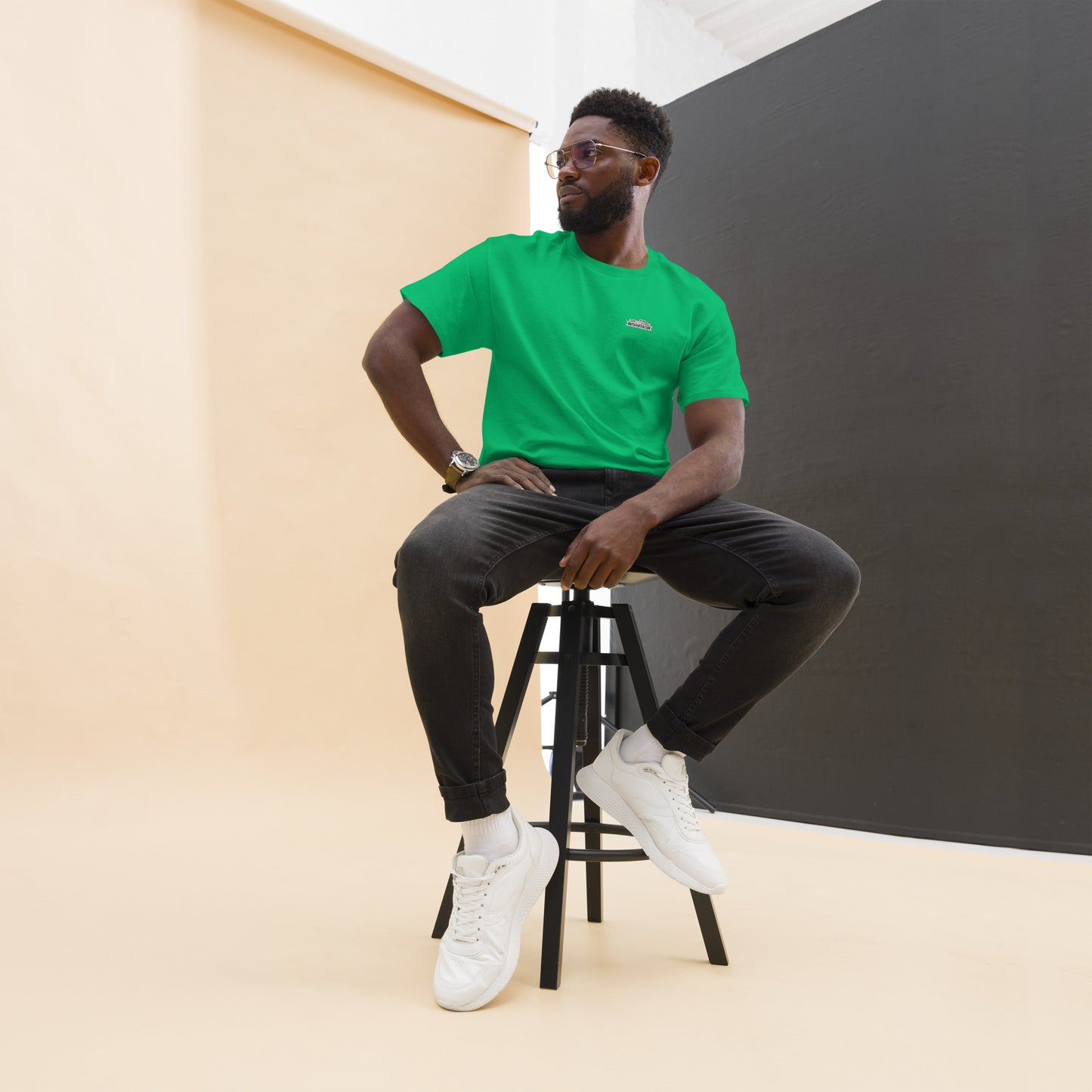 Unchained Lifestyle Car tee
